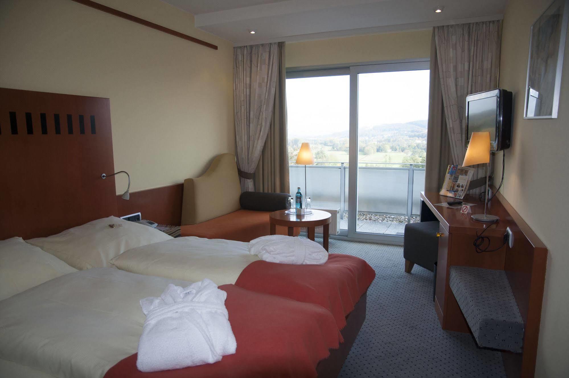 Trip Inn Landhotel Badsoden-Salmuenster Bad Soden-Salmünster Buitenkant foto